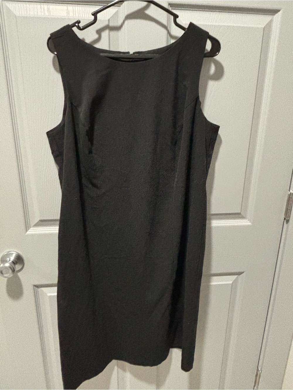 I.N. Studio Black Sleeveless Midi Shift Dress
